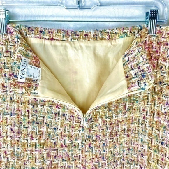 Venus Multi-Colored Tweed Lined  Metallic Gold Trimmings Mini Skirt (size 12) - Picture 3 of 6